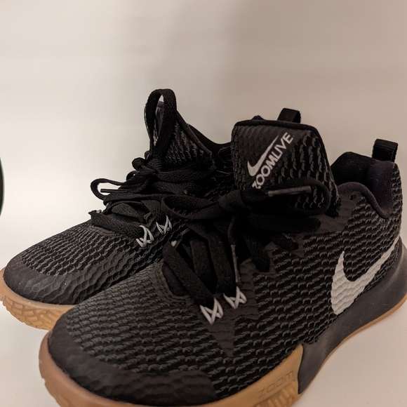 Nike basketball shoes size 6 - Picture 2 of 3